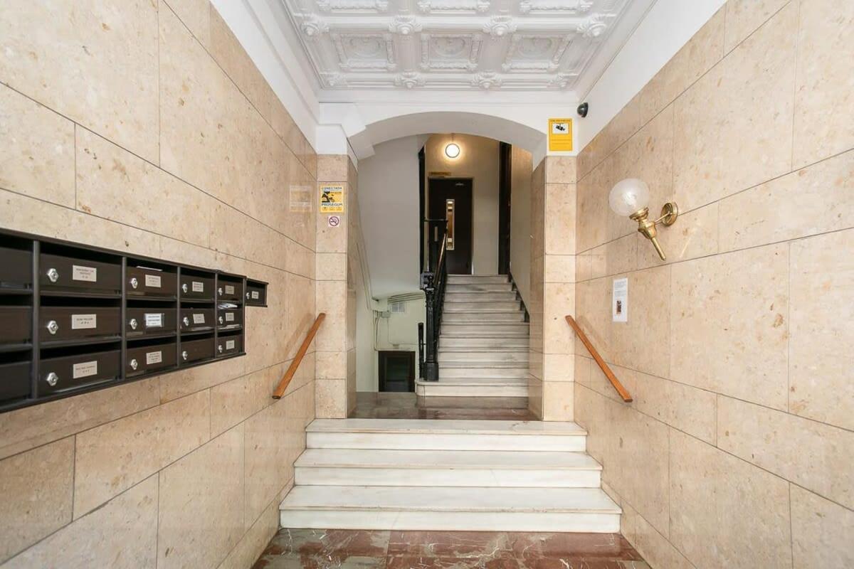 Appartamento Paseo De Gracia Modern 4bd With Terrace Barcellona